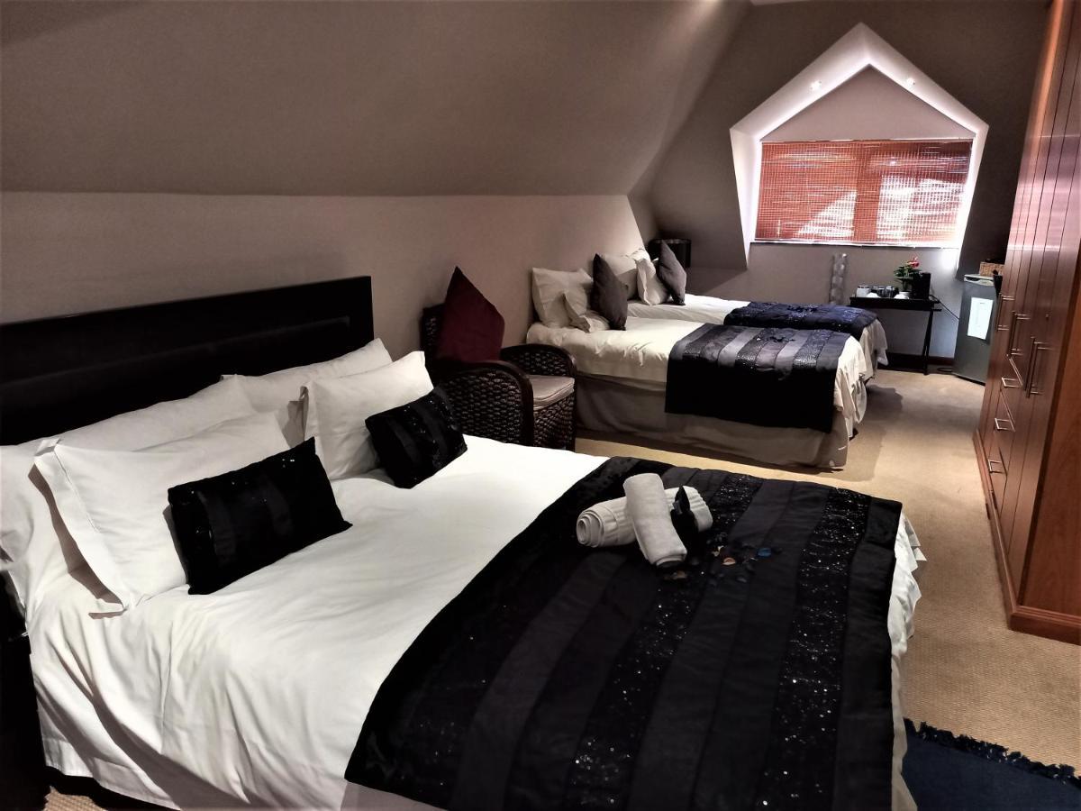 Mandalay Beach Guest House Bloubergstrand Exterior photo