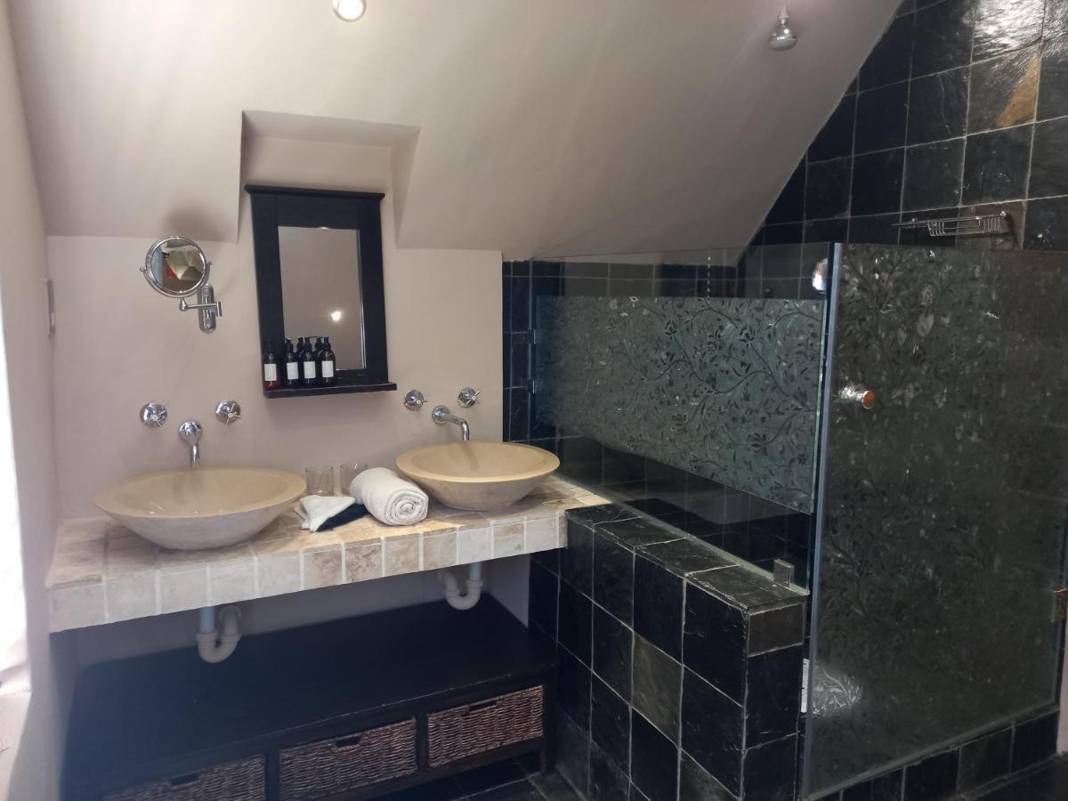 Mandalay Beach Guest House Bloubergstrand Exterior photo