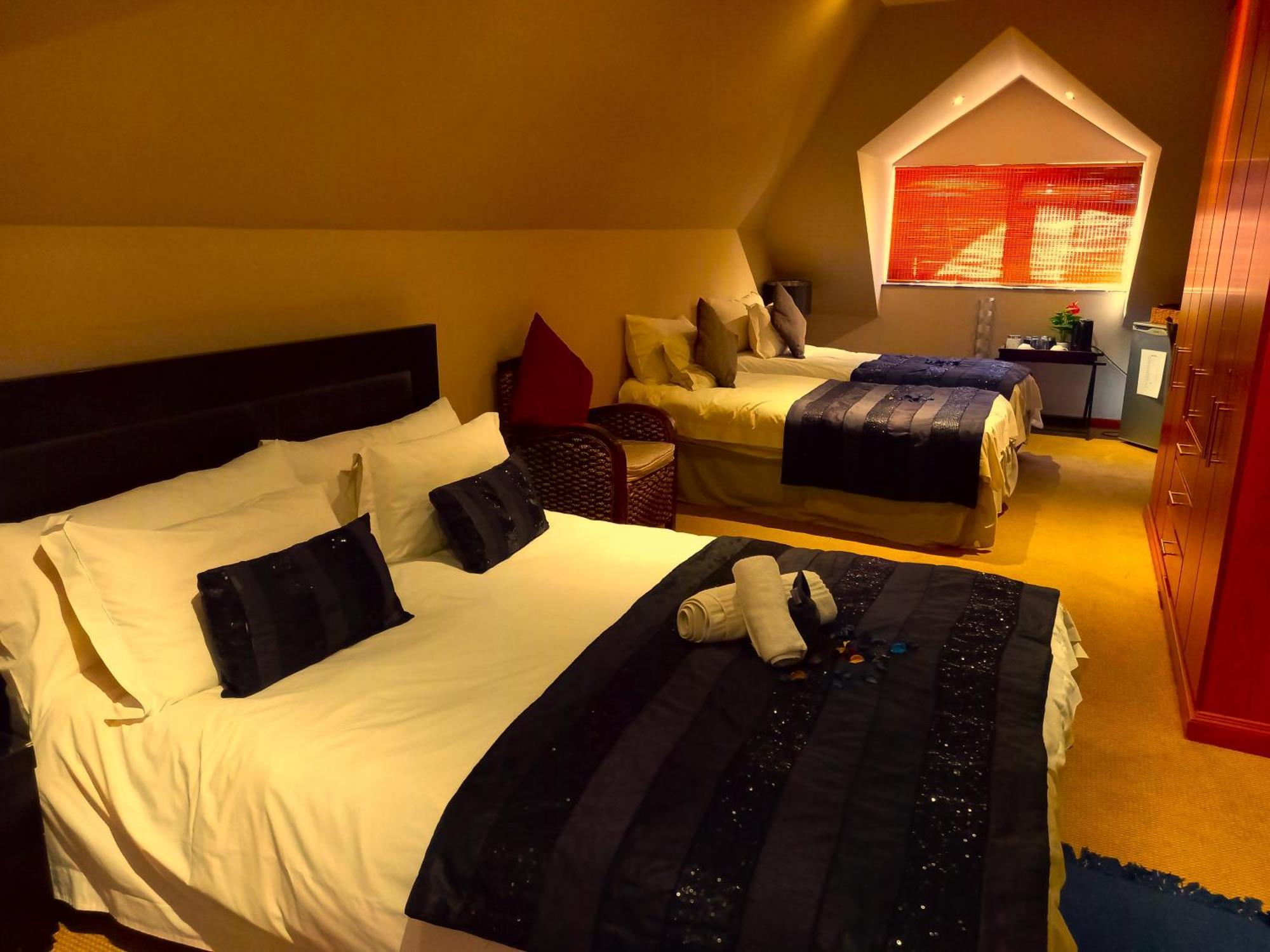 Mandalay Beach Guest House Bloubergstrand Exterior photo